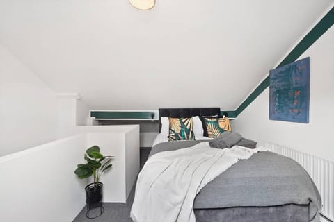 The Scandi Gem of Nottingham - Sleeps 10 Apartment in Nottingham