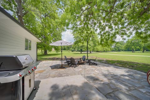 Well-Appointed Tulsa Home with Fire Pit and Patio! House in Tulsa