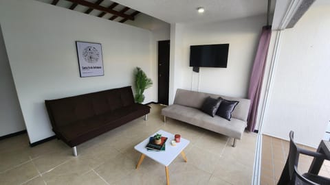 Communal lounge/ TV room, TV and multimedia, Living room