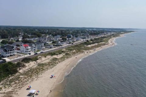 Blessings on the Bay!! Oceanfront Home with Heated Pool! Casa in North Cape May