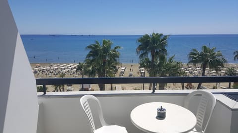 Sunorama Beach Apartment Condominio in Larnaca