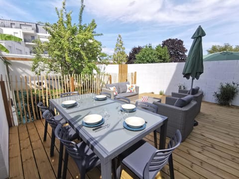 Patio, Dining area