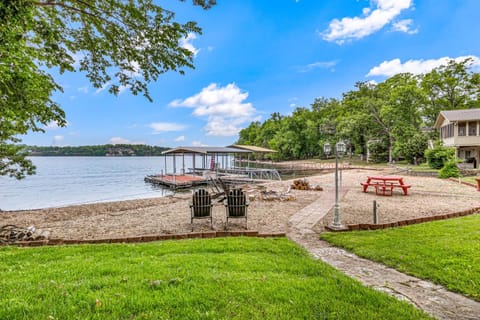 Unforgettable Lake Memories Maison in Lake of the Ozarks