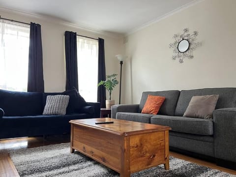 Spacious 5BR Melbourne Home for 12 guests Casa in Ferntree Gully