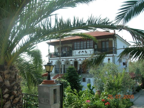 Facade/entrance, Garden