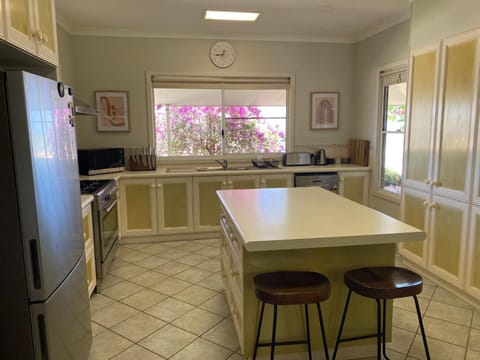26 Tambor Drive - Pool and Pet Friendly House in Exmouth