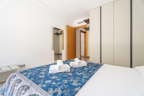 Bed, Photo of the whole room, Bedroom, towels, wardrobe, air conditioner