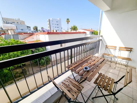 Property building, Patio, Day, View (from property/room), Balcony/Terrace, Seating area