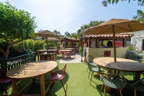 Patio, Lounge or bar