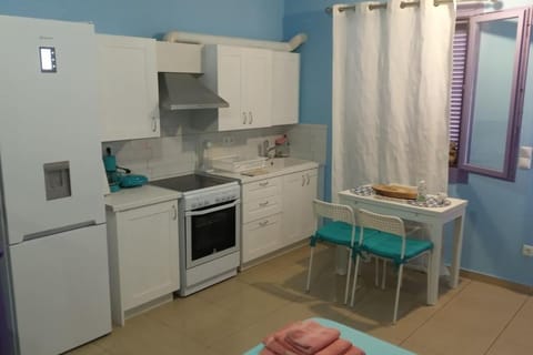 Vourkari Studio with full kitchen Apartment in Kea-Kythnos