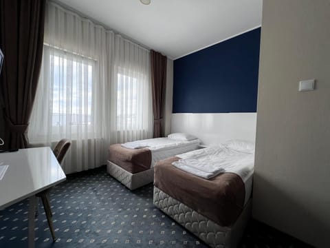 Hotel Safir Babice Bed and Breakfast in Masovian Voivodeship