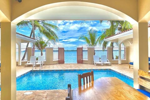 Las Casitas of Villa Paraiso / Beachfront & Pool House in Bocas del Toro Province
