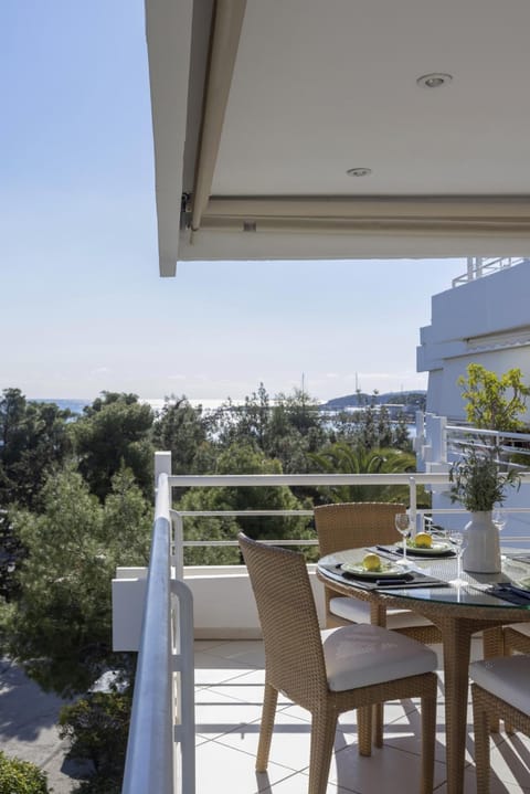Athenian Riviera Seaview apartment Condo in Vouliagmeni