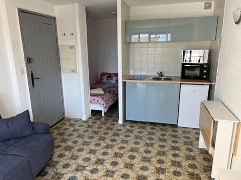 Logement proche plages et port Apartment in La Londe-les-Maures