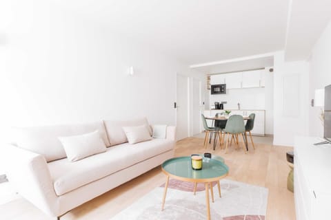 Kitchen or kitchenette, Living room, Dining area