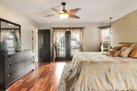 Bedroom, Pool view