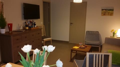 TV and multimedia, Living room, Dining area