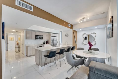 Upscale Resort 4 Bedrooms 3 Bath Apartment in Hallandale Beach