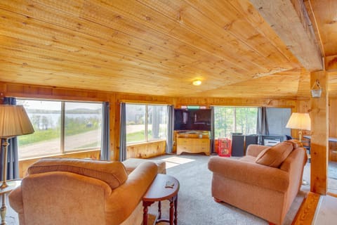 Beachfront Maine Retreat - Fire Pit, Grill and Canoe House in Searsport