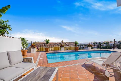 Patio, Day, View (from property/room), Balcony/Terrace, Pool view, Swimming pool, sunbed