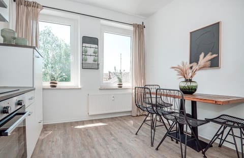 Dining area, kitchen