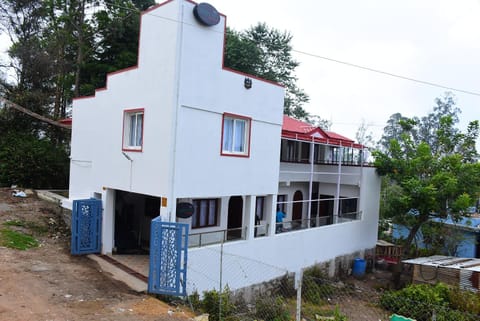 Amity Inn Hotel in Kodaikanal