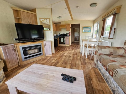 Honey Cottage Caravan Park House in England