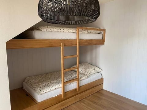 bunk bed