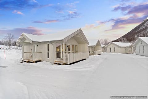 Facade/entrance, Winter