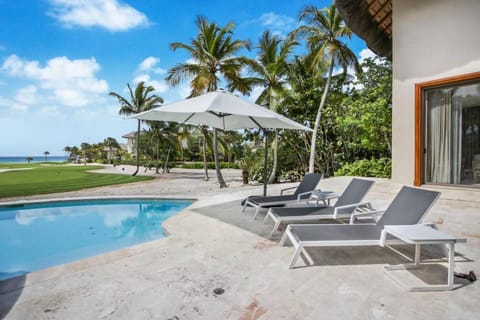 Caleton 16 Ocean view 5 bedroom villa with Chef Butler Maid Golf Cart House in Punta Cana