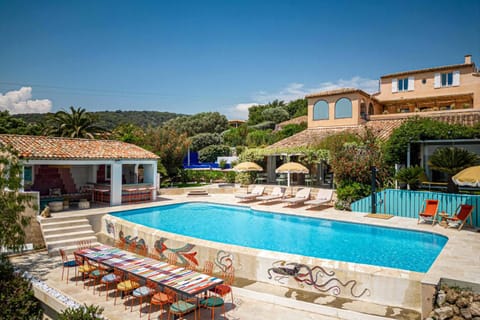 Property building, Day, Garden view, Mountain view, Pool view, sunbed