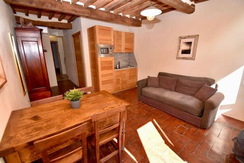 The Living Gallery Apartment in Pietrasanta