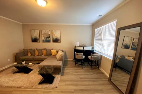 Brand NEW HOME mins to airport Apartment in College Park