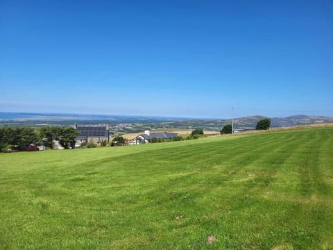 Amazing coastal & sunset views in Eryri (Snowdonia) House in Clynnog