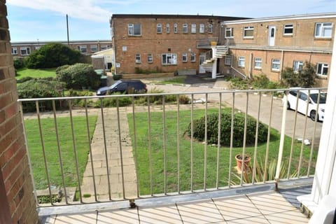 Paradise Heights Apartamento in West Bay, UK