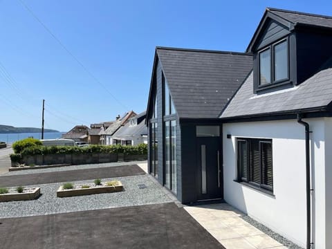 Seacliff, Broad Haven. House in YHA Broad Haven