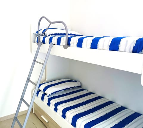 bunk bed