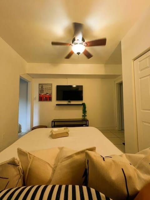 Cozy 1-Bedroom rental in Miami Apartment in Coral Gables