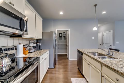 Kitchen or kitchenette, dishwasher, pet friendly, pet friendly, stove, stove, kitchen, kitchen