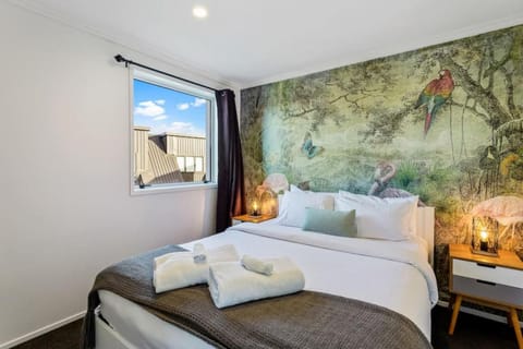 3 Bedroom Stunner in Hobsonville - WiFi - Netflix Haus in Auckland