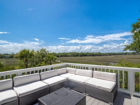 2210 Oyster Catcher Court House in Seabrook Island