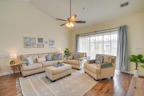 Myrtle Beach Condo with Large Balcony and Pool Access Condo in Socastee