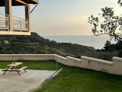 Garden, Sea view