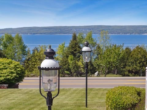 Perfect Lake View Single King Private Fireplace Inn in Petoskey