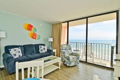 Oceanfront Suite Private Balcony Top Location House in North Myrtle Beach
