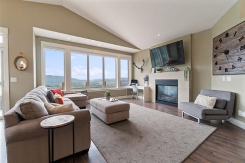 Stunning 5 bed house on Silver Star mountain House in Vernon