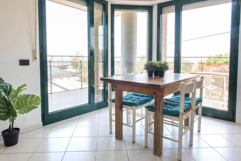 SE003 - Senigallia, bilocale sul mare con spiaggia Apartment in Senigallia