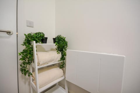 Stylish One-bedroom with Free Parking Sleeps 4 Apartment in Manchester