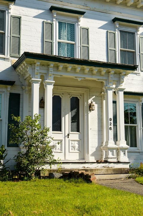 The Waldoboro Inn Room 3 Bed and Breakfast in Waldoboro