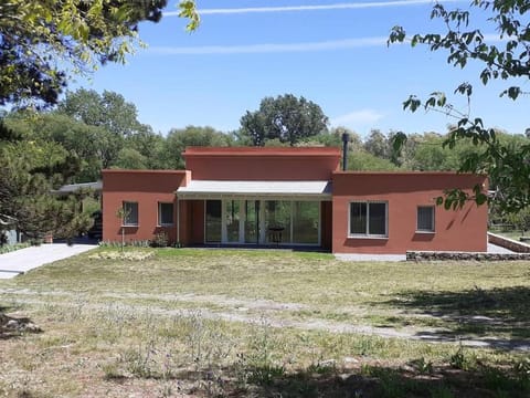 Casa de Campo con Bosque y Pileta House in Tandil